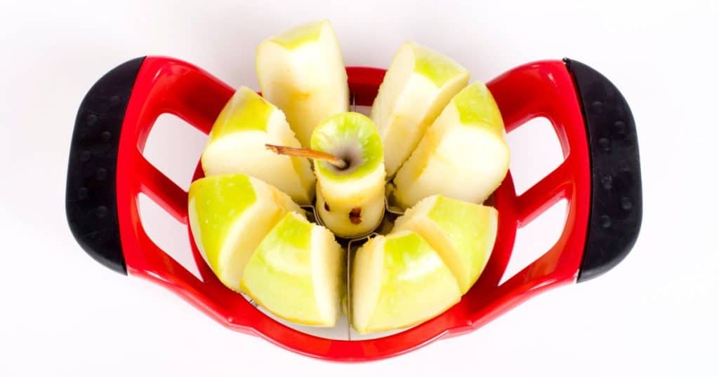 Preparation and Serving of Apples for Dogs - Can Dogs Eat Apple Cores