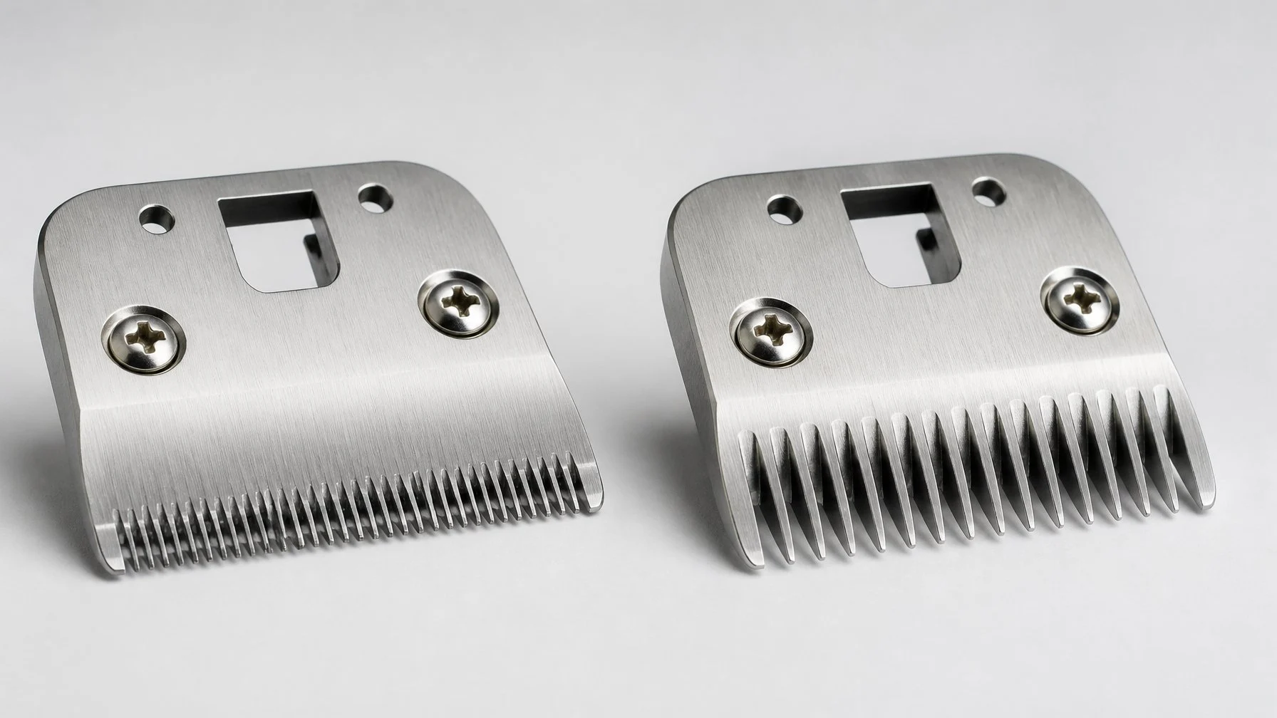Two detachable dog clipper blades are shown side by side for comparison.